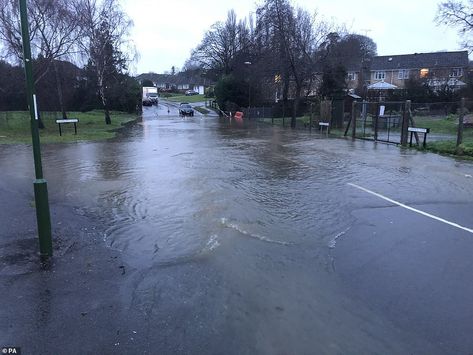 UK weather: Motorway floods as southern England is drenched by two inches of rain | Daily Mail Online Wimbledon House, London Overground, River Severn, Christmas Getaways, Southern England, Great Western Railway, Uk Weather, British Weather, Visiting England