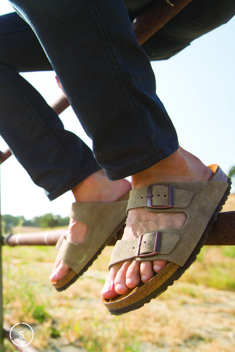 Casual and comfy in suede Birkenstock Arizona sandals. Men Summer Sandals, Birkenstock Arizona Men, Men’s Birkenstocks, Men In Birkenstocks, Mens Sandals Fashion Style, Men’s Sandals, Mens Birkenstocks, Birkenstock Sandals Men, Best Sandals For Men