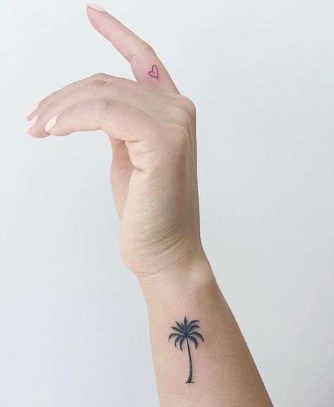 1,173 Likes, 11 Comments - CHRONIC INK  (@chronicink) on Instagram: “Heart on the inner index finger and palm tree on the forearm.  With artist: @joannamroman  Created:…” Tree Tattoo Wrist, Tree Tattoo Finger, Tree Tattoo Arm Sleeve, Tree Sleeve Tattoo, Tree Tattoo Arm, Cool Tattoos For Girls, Tree Tattoo Men, Tattoo Tree, Tattoo Wrist