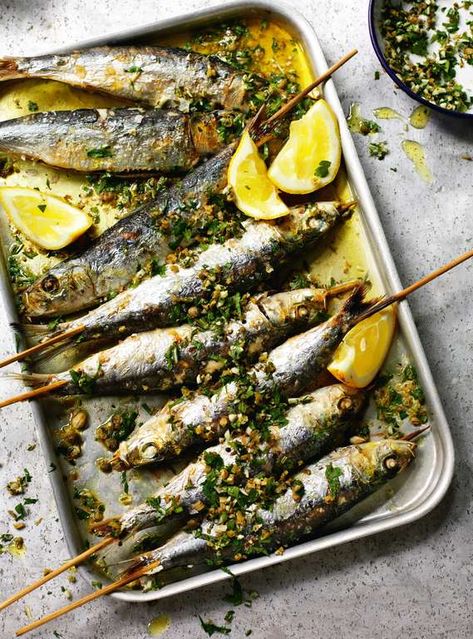 Barbecue Fish, Maple Roasted Carrots, Grilled Sardines, Seafood Dish Recipes, Sardine Recipes, Green Herbs, Vegetable Platter, Herb Recipes, Grilled Seafood