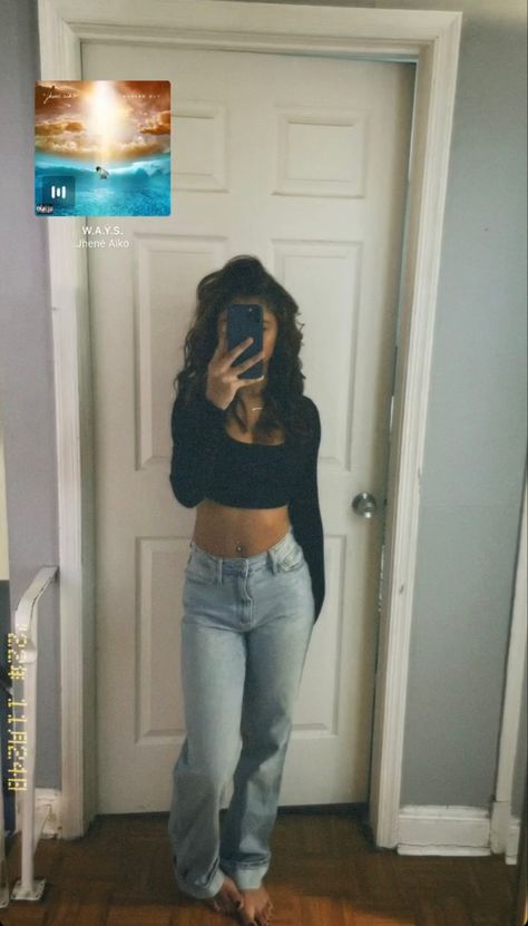 Crop Top And Straight Jeans, Simple Outfit Inspiration, Cute Futs, Back To School Outfits Highschool 2023, Cute Outfits For The Fair, Copy N Paste Latina Outfits, Cute Fair Outfits, Cute Birthday Fits, Latina School Outfits