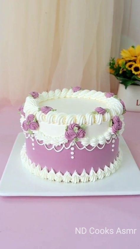 Cake Designs Simple Easy, Square Shape Cake Designs, Unique Cake Designs Creative, Vintage Cakes Birthday, Half And Half Cake, Best Cake Design, Cake Decorations Ideas, Vintage Cake Design, Simple Cake Design