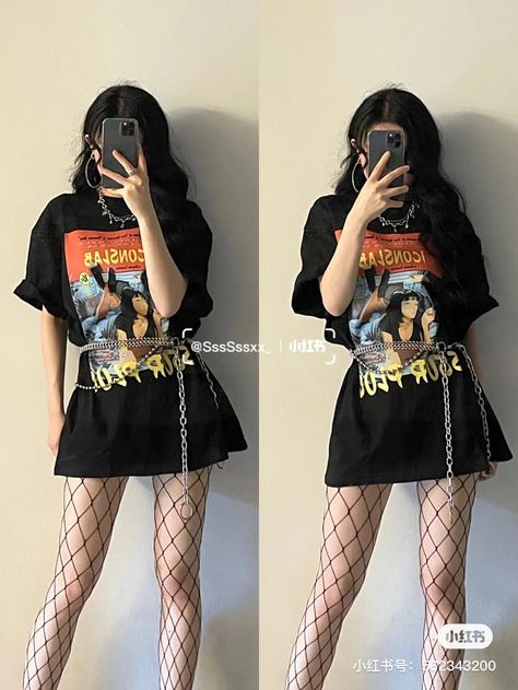 Rock Tshirt Outfit, Therapy Outfits, Shorts And Tshirt Outfits, Birthday Y2k, Artsy Streetwear, Rave Bae, Medias Red, Band Tee Outfits, Oversized Shirt Outfit