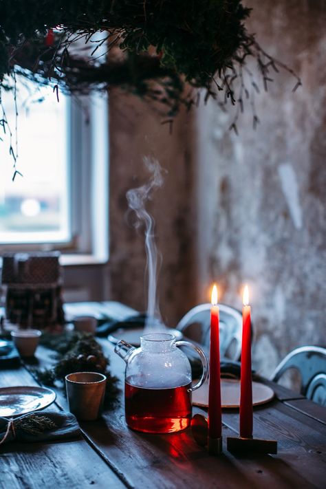 Book And Coffee, Food Stories, Christmas Gathering, New Watch, Noel Christmas, Christmas Mood, Deco Table, Tea Recipes, Tea Pot