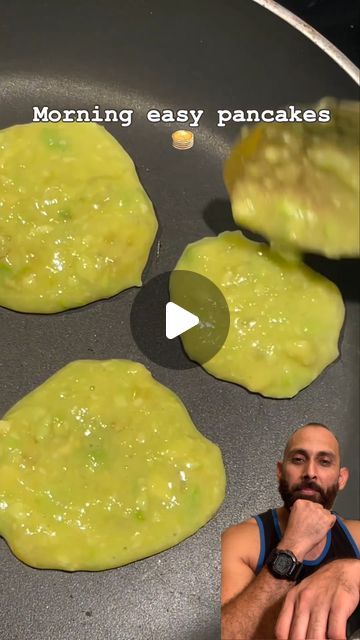 Food for your thoughts on Instagram: "Easy morning pancakes 🥞 🎥: @elaineruiva1  Easy and healthy full of protein Lest’s go what is inside?  Half 🥑 Half 🍌 1 🥚  How to do it?  Mix all together Heat the frying pan Add spoonfuls of the mixture to form pancakes  And that’s it, they are fluffy and delicious. 🤤😋🥰 . . . #morning #pancakes #babybreakfast #parenting #hack #foodhack #momhack #satisfying" How To Do Pancakes, Morning Pancakes, Kids Foods, Baby Breakfast, Diy Baby Food, Baby Foods, Easy Morning, Pancakes Easy, Baby Food