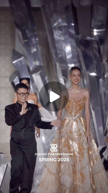 CHUNG THANH PHONG on Instagram: "THE DESIGNER & THE DESIGNS 🇻🇳❤️ CHUNG THANH PHONG FASHION SHOW/ Spring 2025 / I DREAMED A DREAM @rinbychungthanhphong @chungthanhphongbridal   #chungthanhphong #chungthanhphongbridal #teelestudio #TeeLe  #IDreamedADream #chungthanhphongfashionshow #InterContinentalDanang #fashiondesigner #trending #fashiongram #Fashionshow #fashion #fashionstyle #hautecouture #dress #eveningdress #runway #fashiontrends #trendingreels #butterfly #butterflydress" Butterfly Fashion, Designer Runway, Dress Designer, Butterfly Dress, Top Tier, A Dream, Designer Dresses, Fashion Show, Evening Dresses