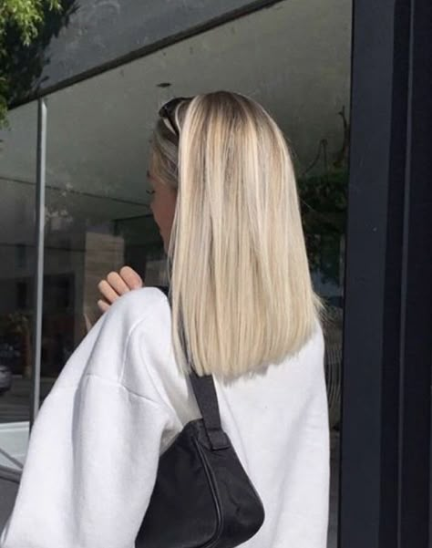 Platinový Blond, Summer Blonde Hair, Kadeřnické Trendy, Light Blonde Hair, Straight Blonde Hair, Vlasové Trendy, Blonde Hair Inspiration, Blonde Hair Looks, Hair Stylies