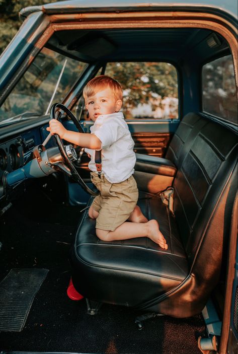 Truck Family Photoshoot, Old Truck Photoshoot, Old Truck Photo Shoot, Western Family Photos, Classic Car Photoshoot, Truck Photo, Shark Themed Birthday Party, Boy Photo Shoot, Country Photography