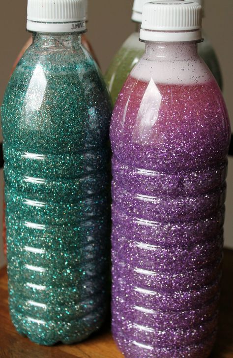 Diy Glitter Bottles, Glitter Bottle Diy, Glitter Jars Diy, Glitter Sensory Bottles, Glitter Bottles, Water Bottle Crafts, Glitter Water Bottles, Bottles Diy, Sensory Bottle