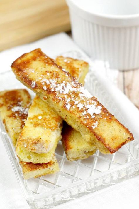 BEST Weight Watchers French Toast Sticks – Weight Watchers French Toast Recipe – 90 Second Microwave Bread For Easy Weight Watchers Diet French Toast Weight Watchers French Toast, International Delight Creamer, Cinnamon Streusel Muffins, Microwave Bread, Ww Snacks, Homemade French Toast, Weight Watchers Meal Plans, Weight Watchers Snacks, French Toast Sticks