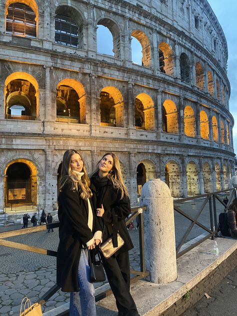 Rome, italy outfits #rome #vacay Rome December Outfit, Rome In February Outfits, Rome In The Fall, Outfits Italy Winter, Rome In January Outfits, Rome Autumn Outfit, Rome Outfits November, Rome Aesthetic Outfit Winter, Rome In March Outfits