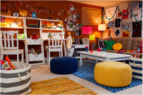 Cool playroom ideas: You can never have too much art on display for inspiration | No Monsters in My Bed Cool Playroom Ideas, Cool Playroom, Playroom Ideas For Kids, Big Kids Playroom, Ideas Habitaciones, Colorful Playroom, Nook Table, Kids Living Rooms, Basement Playroom