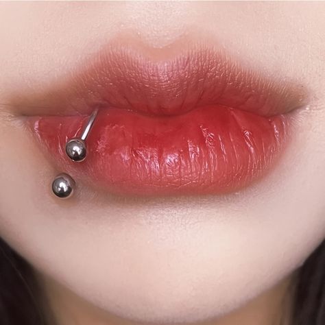 Faster shipping. Better service Side Labret, Dream Piercings, Piercings Bonitos, Labret Piercing, Clap Back, Piercing Ideas, Nose Rings, Punk Style, Body Piercing Jewelry