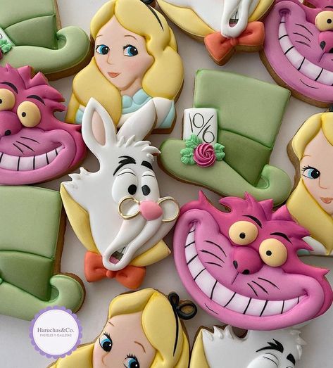 Alice In Wonderland Cookies, Wonderland Cookies, Instagram Cookies, Wonderland Aesthetic, Cartoon Cookie, Alice In Wonderland Tea Party Birthday, Alice In Wonderland Cakes, Disney Cookies, Wonderland Birthday