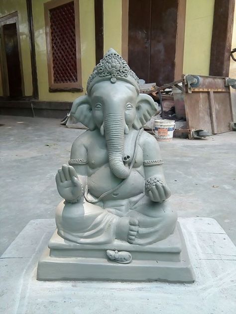 Ganpati Idol Ideas, Clay Ganesha Painting, Ganesh Idol With Clay, Ganesh Sculpture Clay, How To Make Ganesha With Clay, Ganesh Clay Art, Ganesh Murti Clay, Ganesh Idol Clay, Ganesha Idol Clay