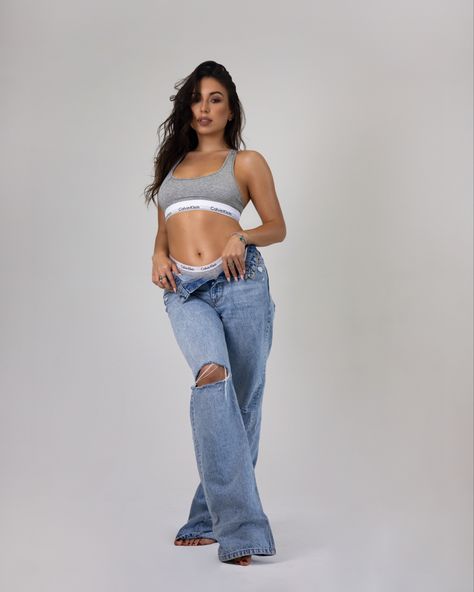 Bodysuit And Jeans Photoshoot, Womens Calvin Klein Photoshoot, Boyfriend Jeans Photoshoot, Calvin Klein Bra And Jeans Photoshoot, Calvin Klein Studio Photoshoot, Studio Photo Shoot Outfit Ideas, Jeans And Calvin Klein Photoshoot, Bra Photoshoot Indoor, Bra And Jeans Outfit Photoshoot