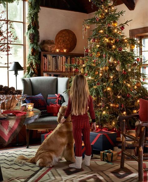 Ralph Lauren Home Ralph Lauren Christmas, Cosy Christmas, Christmas Interiors, Christmas Feeling, Christmas Inspo, Warm Christmas, Merry Little Christmas, Christmas Mood, Holiday Inspiration