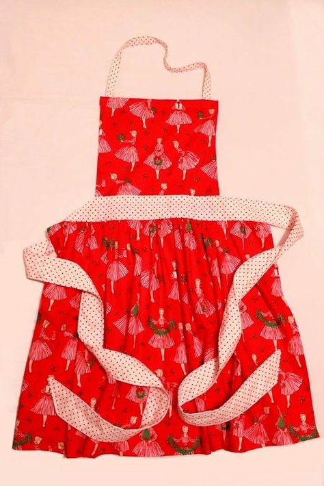 Christmas Apron Tutorial | Elephant in my Handbag | Bloglovin’ Apron Patterns Free, Diy Aprons, Bib Apron Pattern, Half Apron Patterns, Free Apron Pattern, Bib Tutorial, Apron Pattern Free, Apron Patterns, Apron Tutorial