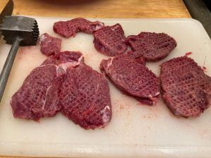 Venicin Cutlets Venison Cutlets Recipes, Deer Cutlets Recipe, Venison Cutlets, How To Cook Venison, Instant Mashed Potatoes, Deer Meat, Cutlets Recipes, Deer Hunter, Fun Salads