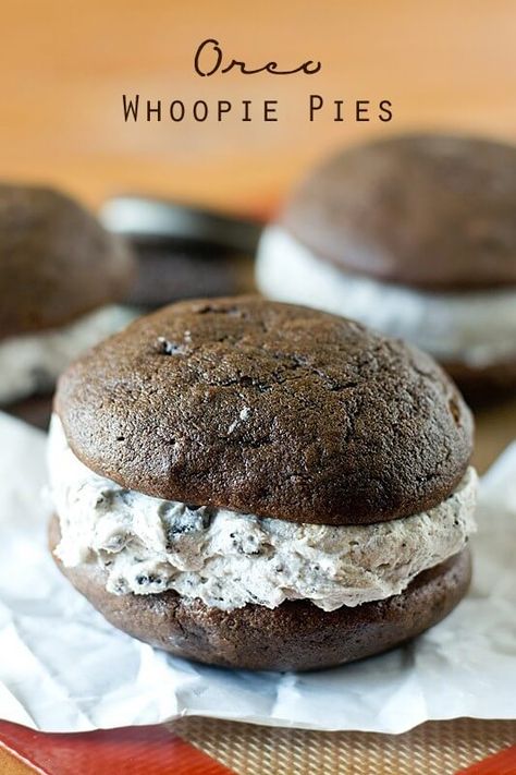 Oreo Whoopie Pies | 25+ Whoopie Pies Oreo Cream Filling, Cakey Cookies, Whoopi Pies, Whoopie Pies Recipe, Oreo Treats, Cookies Stuffed, Oreo Filling, Oreo Desserts, Whoopie Pie Recipe