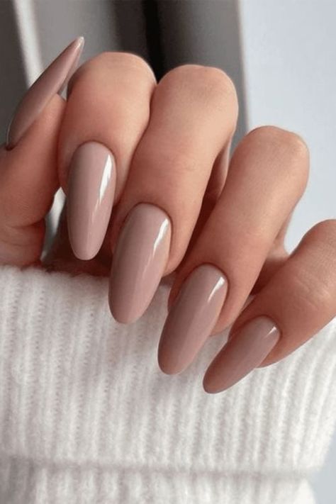 Latte Nails Ongles Beiges, Beige Nails Design, Taupe Nails, Nude Nail Designs, Beige Nails, Casual Nails, Classic Nails, Oval Nails, Beautiful Nail Designs