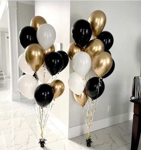 Grad Balloon Arch, Black Tie Birthday Party Ideas, Graduation Balloon Garland, Gold Birthday Balloons, Gold White Balloons, Balloons Graduation, Black Gold Birthday, Gold Theme Party, Black And Gold Party Decorations