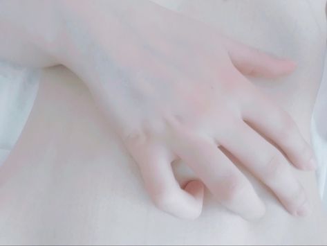 Vampire Skin Aesthetic, White Hands Aesthetic, White Skin Aesthetic, Pale Skin Aesthetic, White Esthetic, Pale Hands, All White Aesthetic, Vampire Skin, Very Pale Skin