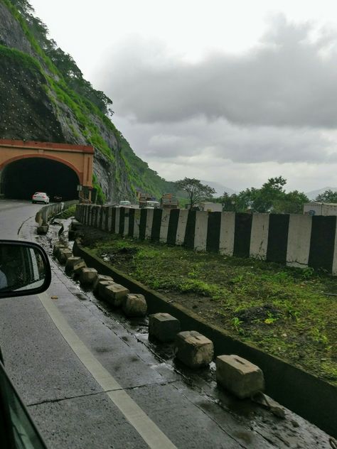 #Mumbai #Pune #Highway Mumbai Pune Highway Snap, Mumbai Goa Highway, Pune Rain Snap, Way To Pune Snap, Mumbai Pune Express Highway Snap, Lonavala Snap Rain, Lonavala Aesthetic, Mumbai Pune Express Highway, Lonavala Snap