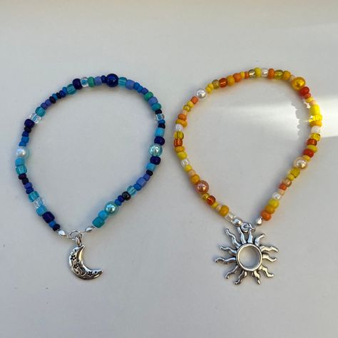 Sun and Moon Bracelet ☀️🌙 These solar opposite bracelets are perfect to share with a friend, partner or family member! Each having one so you have a constant reminder of each other🥰 These are sold separately as well as a pair, so you can also wear it solo! ✨ These unique handmade bracelets offer a variety of styles for you to match with your outfits or gift to family and friends!! I offer custom bracelets or other jewellery Message me if you have any requests or questions Each order comes with Sun And Moon Gift Ideas, Sun Bead Bracelet, Bracelet Matching Best Friends, Blue And Yellow Beaded Bracelet, Crafts For Sisters, Matching Bracelets For Friends, Matching Bead Bracelets For Friends, Sun Moon Bracelet, Diy Matching Bracelets