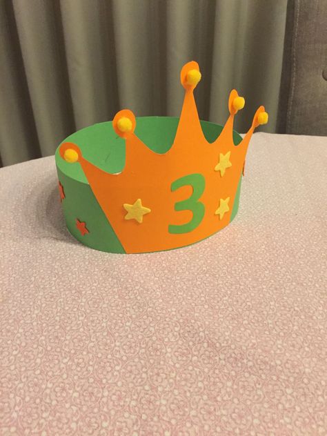 Pola Topi, School Kids Crafts, Crown For Kids, Preschool Classroom Decor, Crown Crafts, Paper Crown, صفحات التلوين, Preschool Arts And Crafts, Hand Crafts For Kids