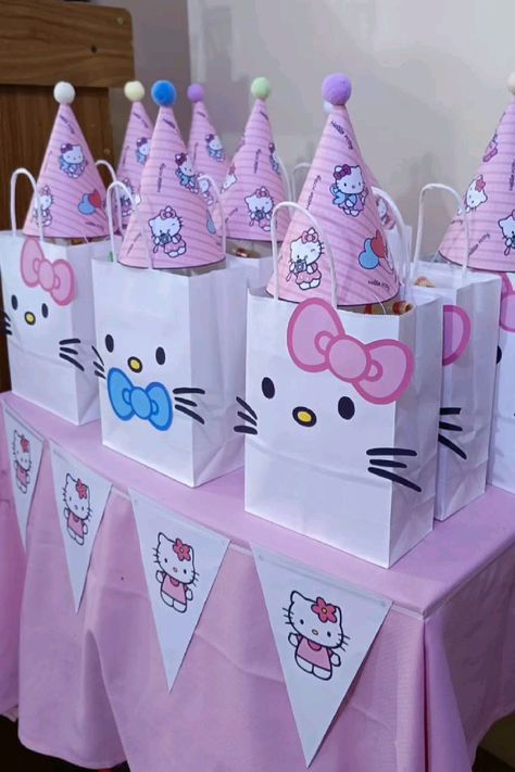 Hello Kitty Birthday Diy Ideas, Hello Kitty Cafe Party Ideas, Ideas For Birthday Party At Home, Hello Kitty Favor Bags, Hello Kitty Treat Bags, Hello Kitty Carnival Theme, Hello Kitty Spa Party Birthday, Hello Kitty B Day Party, Hello Kitty 5th Birthday Party Ideas