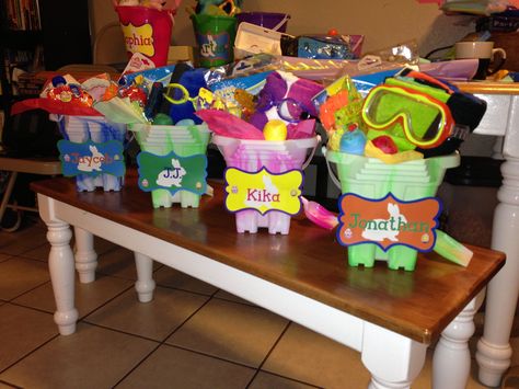 Beach/pool themed Easter baskets!! Swim Easter Basket Ideas, Pool Themed Easter Basket Ideas, Easter Beach Basket Ideas, Beach Easter Basket For Kids, Beach Themed Easter Basket Ideas, Beach Easter Basket Ideas, Beach Theme Easter Basket, Beach Easter Basket, Themed Easter Baskets