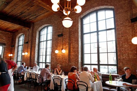 The 10 Best Restaurants in All of Brooklyn NY Williamsburg Brooklyn Restaurants, Dinner In Nyc, Bohemian Hotel, York Things To Do, Restaurants In Nyc, Wythe Hotel, Ny Restaurants, Bar Vintage, Williamsburg Brooklyn