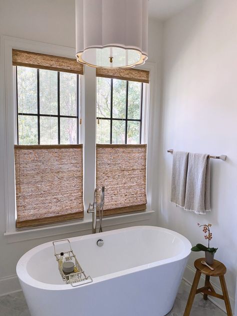 Bathroom Window Coverings, Bathroom Shades, Bath Window, Farmhouse Window Treatments, Lauren Lane, Koti Diy, Bathroom Window Treatments, Bathroom Blinds, Window Treatments Living Room