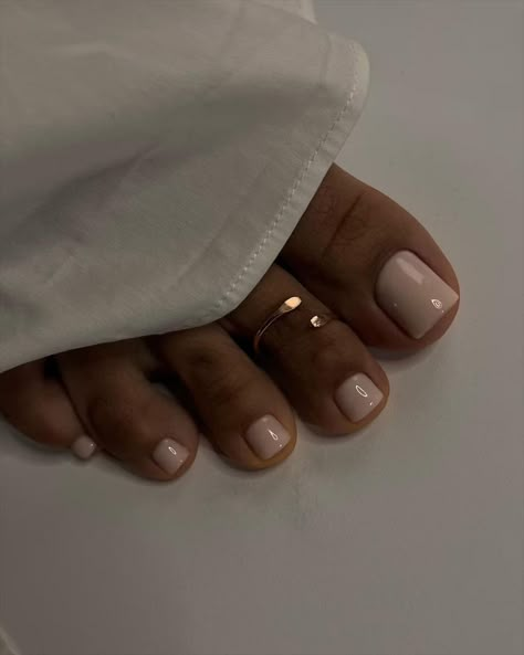 Brown Skin Pedicure, Nails Feet Pedicure Black Women, Black Toe Nails, Fall Pedicure, Fall Toe Nails, Nail Polish Colors Fall, Fall Nail Polish, Pedicure Colors, Toenail Polish