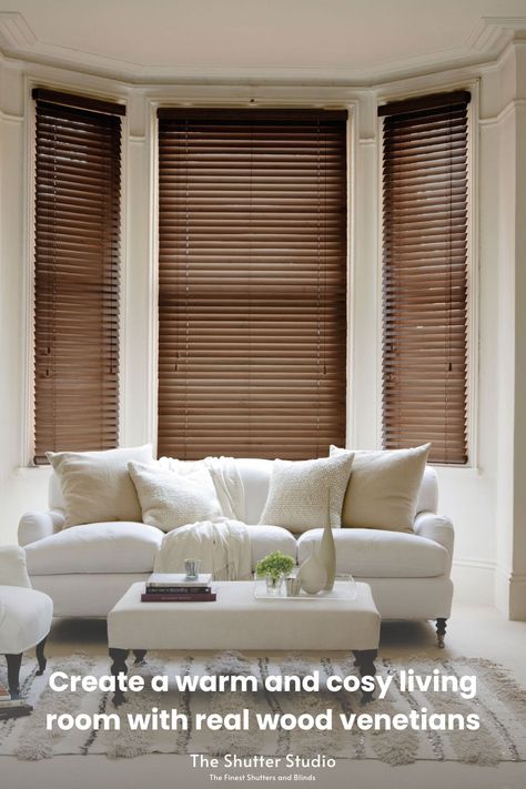 Dark Wood Blinds, Wood Blinds For Windows, Window Blinds Wood, Wooden Window Blinds, English Living Room, Cream Living Rooms, Store Venitien, Dark Windows, Room Dark