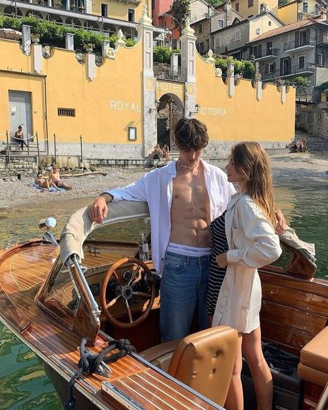 Old Money Elegant, Italian Summer Aesthetic, Italy Vibes, Italian Romance, Portofino Italy, Elegant Clothing, Summer Couples, Italy Summer, Summer Romance