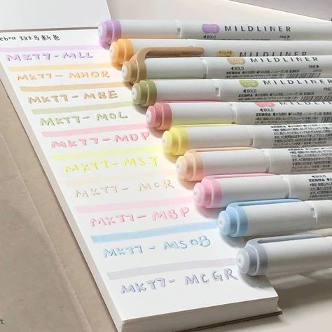 Details ★Dimensions: 148 x 11mm ★Tip Width: 4mm(Bold)  1mm(Fine) ★Quantity: 1 Pen Shipping ★ Free shipping for orders over $35, the coupon code is FREESHIPPING ★ Shipping fee for orders under $35 is $3.99 Japanese Pens Stationery, Highlighter Art, Pens Aesthetic, Japanese Pens, Pretty School Supplies, Japanese Pen, Stationery Obsession, Zebra Mildliner, Cute Stationary School Supplies