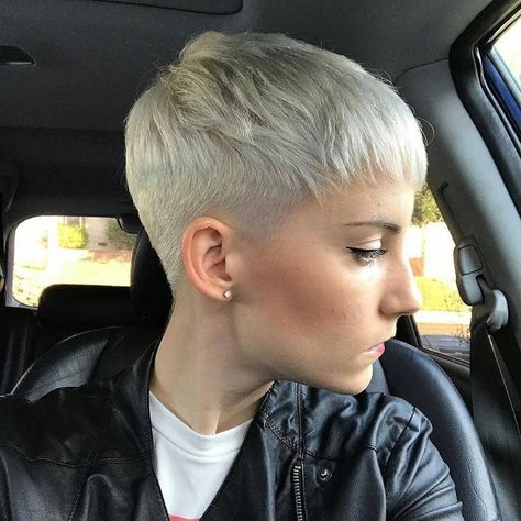 Platinum Blonde Pixie, Super Short Hair, Blonde Pixie Cuts, Very Short Hair, 짧은 머리, Short Pixie Haircuts, Short Pixie Cut, Pixie Haircuts, Short Haircut