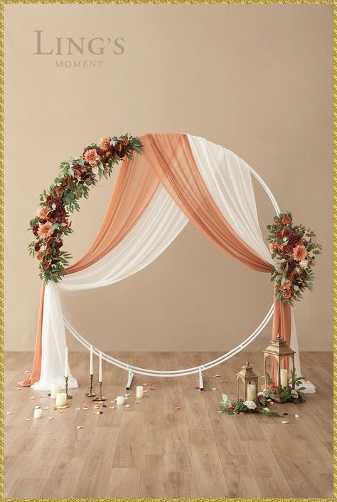 Birthday Decoration Ideas With Flowers, Round Backdrop Ideas, Table Decoration For Birthday, Circle Arch Wedding, Simple Wedding Backdrop, Engagement Backdrop Ideas, Bridal Shower Decor Ideas, Wedding Backdrop Curtains, Simple Wedding Decoration