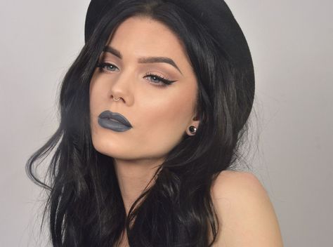 Grey Lipstick Makeup, Grey Lips, Rimmel Makeup, Lipstick Looks, Grey Lipstick, Fox Makeup, Cheap Makeup Brushes, Makeup Secret, Linda Hallberg