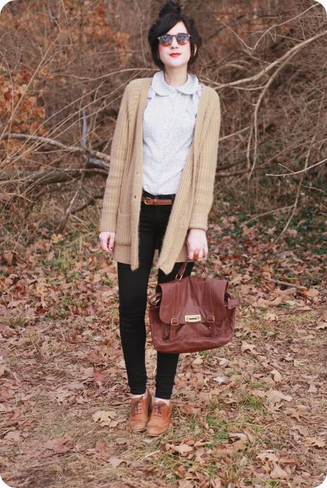 Brown Oxfords Outfit, Brown Oxford Shoes Outfit, Oxfords Outfit, Pijamas Women, Brown Oxford Shoes, Oxford Shoes Style, Oxford Shoes Outfit, Mode Tips, Tan Cardigan