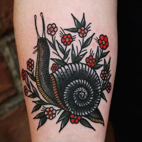 Traditional Tattoo Sleeve Filler, Traditional Tattoo Filler, Snail Tattoo, Dragons Tattoo, Traditional Tattoo Flowers, Tattoo Filler, Kunst Tattoos, Traditional Tattoo Sleeve, Tattoos Geometric