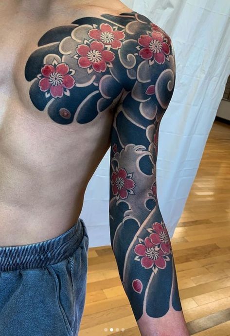 Three Quarter Sleeve Tattoo, Irezumi Sleeve, Tato Irezumi, Traditional Japanese Tattoo Sleeve, Colin Baker, Yakuza Tattoo, Japan Tattoo Design, Cloud Tattoo, Traditional Japanese Tattoos