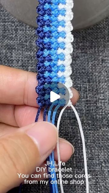 Knot Bracelets Diy, Knotted Bracelet Tutorial, Handmade Jewelry Tutorials Bracelets, Nylon Bracelets Tutorials, Macrame Anklet Diy, Macrame Bracelets Tutorial, Knotted Bracelet Patterns, Yarn Bracelets Tutorial, Lace Bracelet Diy