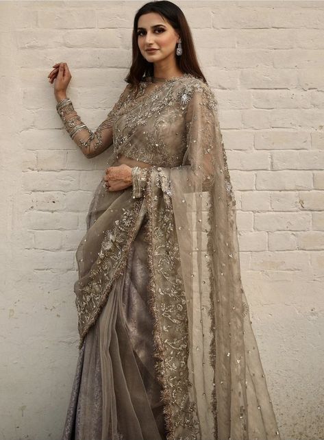 Bridal Dresses 2022, Asian Bridal Dresses, Bridal Dresses Pakistan, Fancy Sarees Party Wear, Dresses 2022, Pakistani Fancy Dresses, Saree Designs Party Wear, Indian Fashion Saree, Indian Dresses Traditional