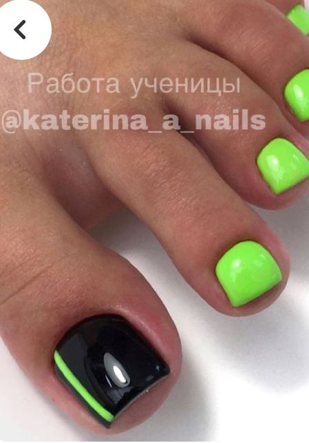 Green Toe Nails, Pedicure Designs Toenails, Pedicure Nail Designs, Gel Toe Nails, Acrylic Toe Nails, Toe Nail Color, Pretty Toe Nails, Cute Toe Nails, Summer Toe Nails