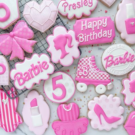 One final post for Barbie! I love every single one of these! Shout out to the real star, @creativecookier Genie Pink 💕 gel coloring which… | Instagram Barbie Cookie Ideas, Barbie Birthday Cookies, Barbie Cookies Decorated, Barbie Cookies, Dolly Party, Real Star, Barbie Theme, Pink Gel, Pink Lemon