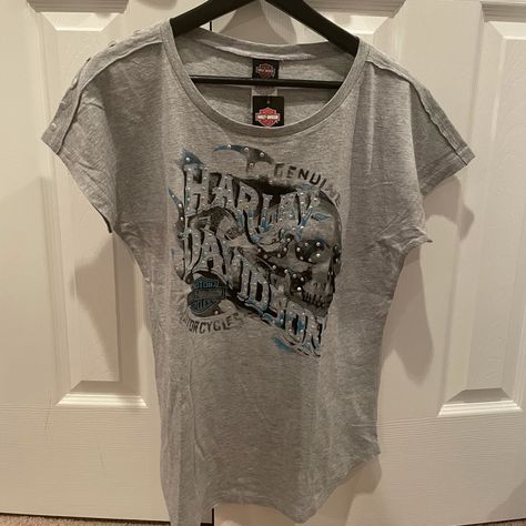 Harley Davidson Shirts, Thrifting Ideas, Hippie Tshirt, Harley Davidson Tshirt, Dr Wardrobe, Y2k Fits, Fashion 2000s, Harley Davidson Clothing, Alt Clothes