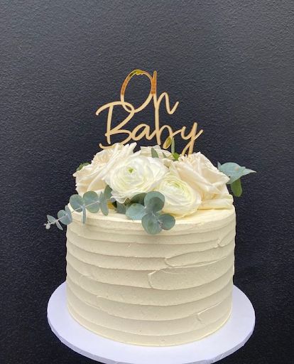 Gender Neutral Cake Ideas, Baby Shower Cake Gender Neutral, Gender Reveal Cake Neutral, Oh Baby Torte, Simple Baby Shower Cake Ideas, Small Baby Shower Cake, Neutral Cake Ideas, Neutral Baby Shower Cakes, Girl Baby Shower Cake Ideas